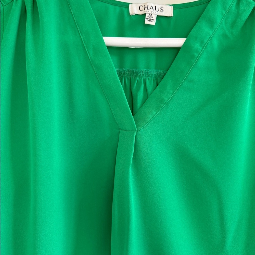 NWT Chaus Women's Green V-Neck Top M - Picture 8 of 8